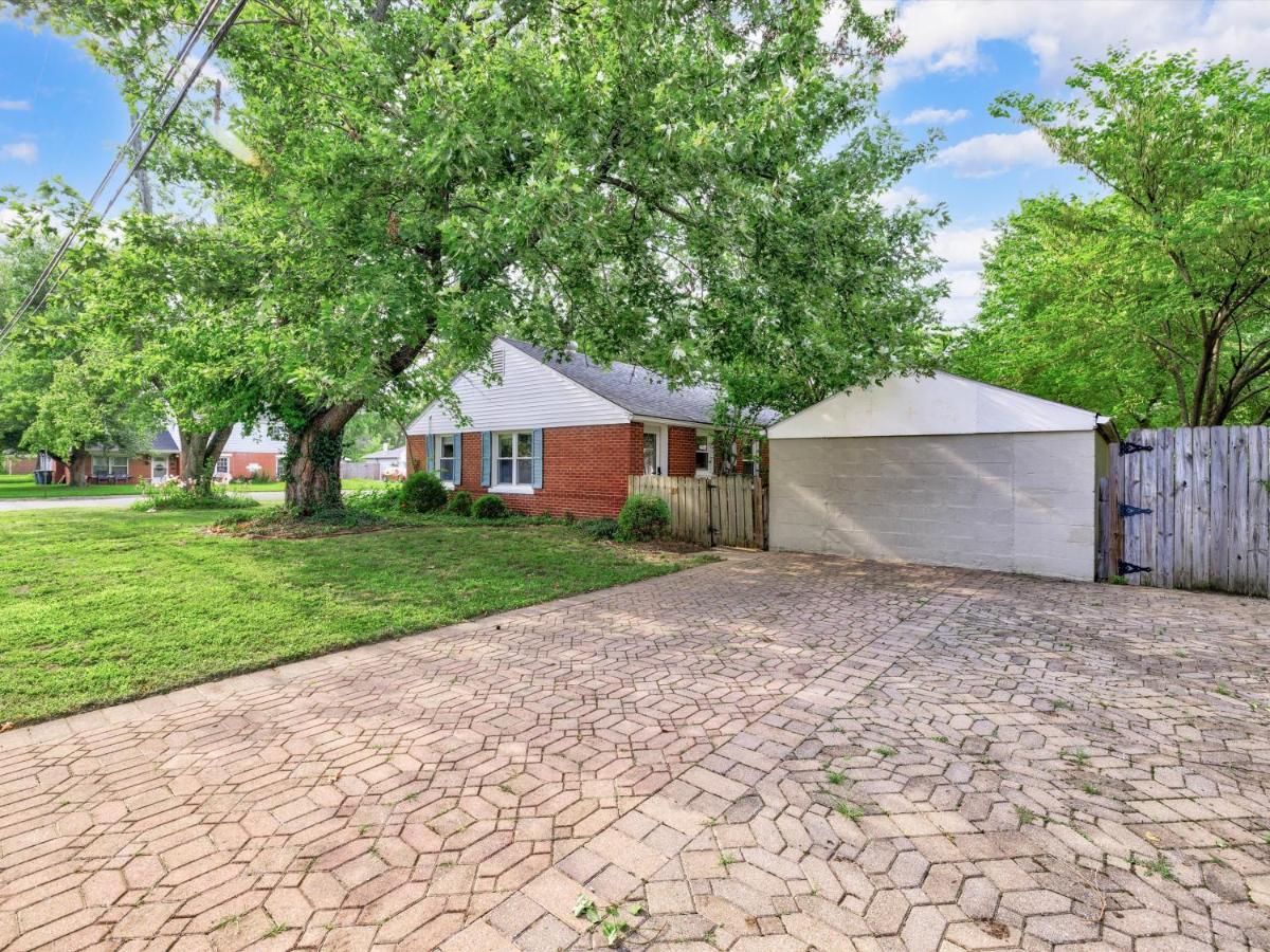 Mid-Century Brick Bungalow Home Evansville Dış mekan fotoğraf