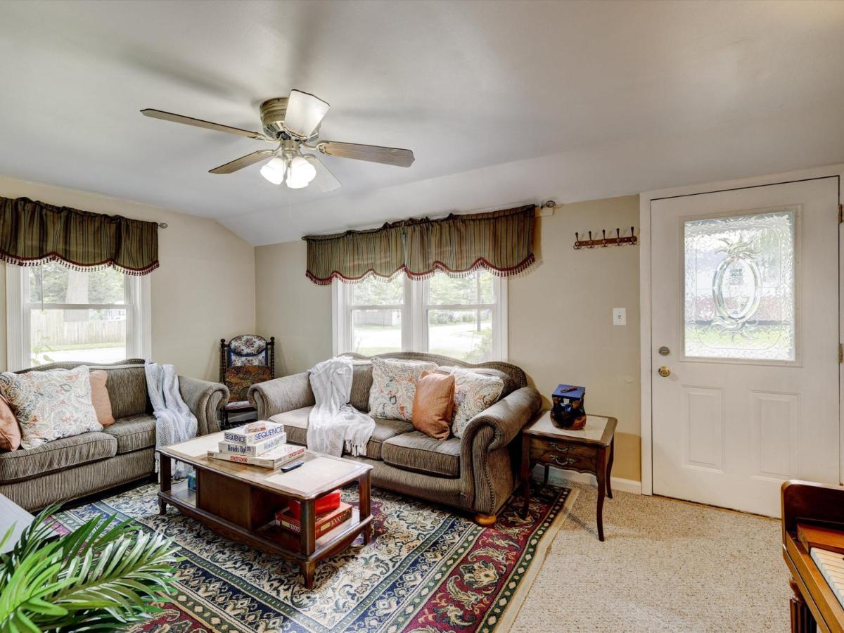 Mid-Century Brick Bungalow Home Evansville Dış mekan fotoğraf