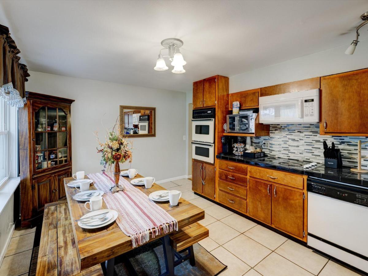 Mid-Century Brick Bungalow Home Evansville Dış mekan fotoğraf
